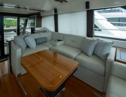 Tiara Yachts F53 Flybridge image