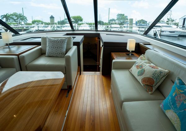 Tiara Yachts F53 Flybridge image