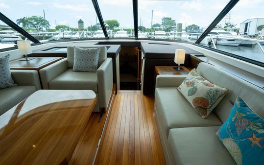 Tiara Yachts F53 Flybridge image