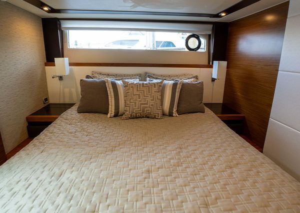 Tiara Yachts F53 Flybridge image