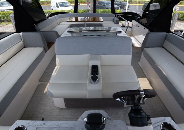 Tiara Yachts F53 Flybridge image