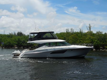 Tiara Yachts F53 Flybridge image