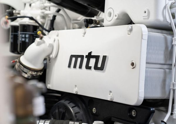 Viking 72 Convertible image