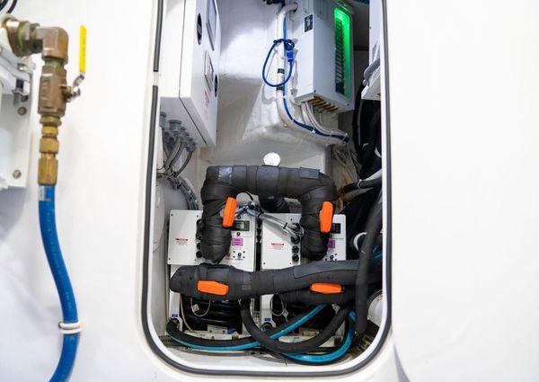 Viking 72 Convertible image