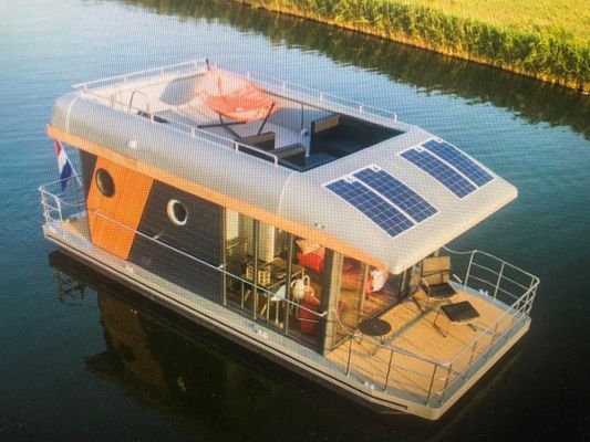 Houseboat -2022 - main image