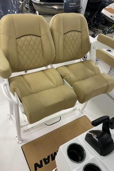 Sportsman Heritage 241 Center Console image
