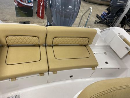 Sportsman Heritage 241 Center Console image