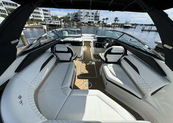 Sea Ray 260 SLX OUTBOARD image