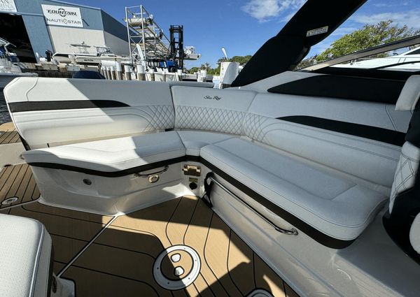 Sea Ray 260 SLX OUTBOARD image