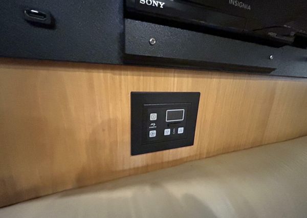 Tiara Yachts 3800 Open image