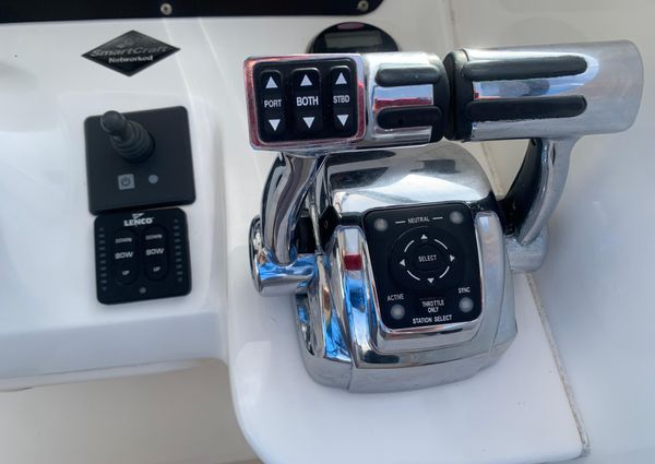 Boston Whaler 305 Conquest image