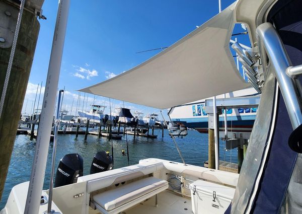 Boston Whaler 305 Conquest image