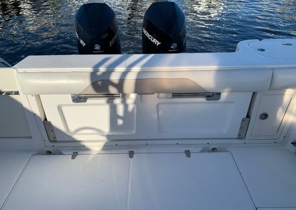 Boston Whaler 305 Conquest image