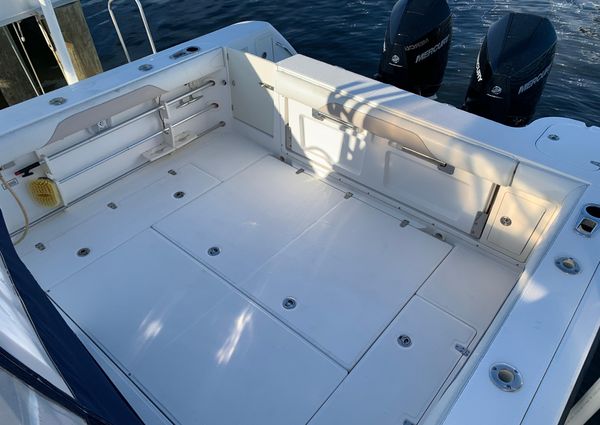 Boston Whaler 305 Conquest image