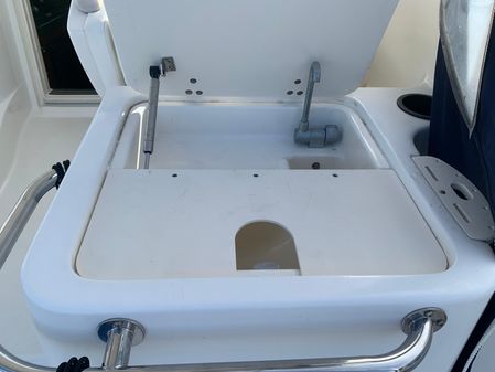 Boston Whaler 305 Conquest image