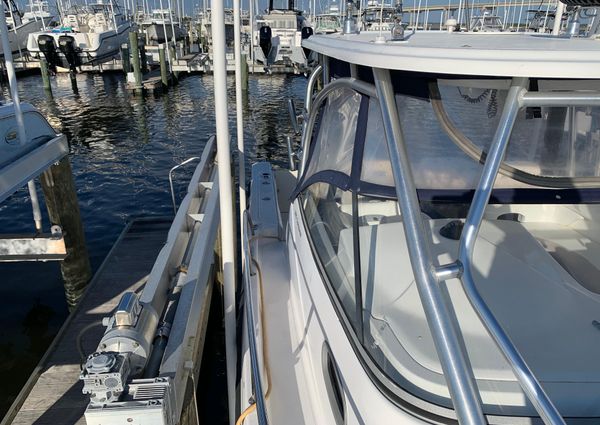 Boston Whaler 305 Conquest image