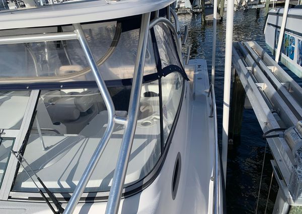 Boston Whaler 305 Conquest image