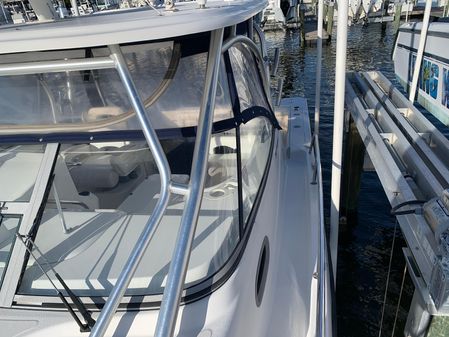 Boston Whaler 305 Conquest image