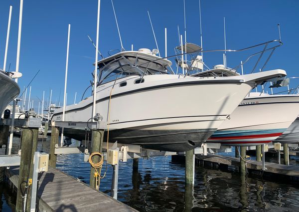 Boston Whaler 305 Conquest image