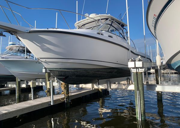 Boston Whaler 305 Conquest image