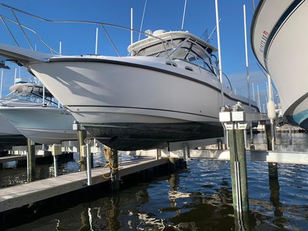 Boston Whaler 305 Conquest image