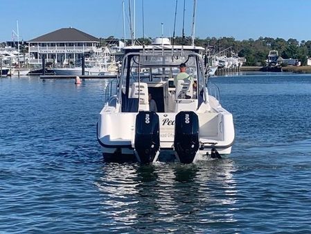 Boston Whaler 305 Conquest image