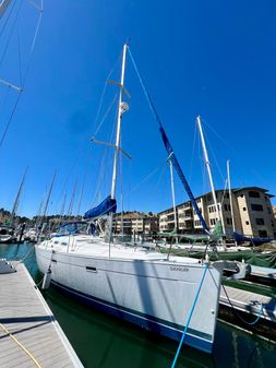 Beneteau Oceanis Clipper 393 image