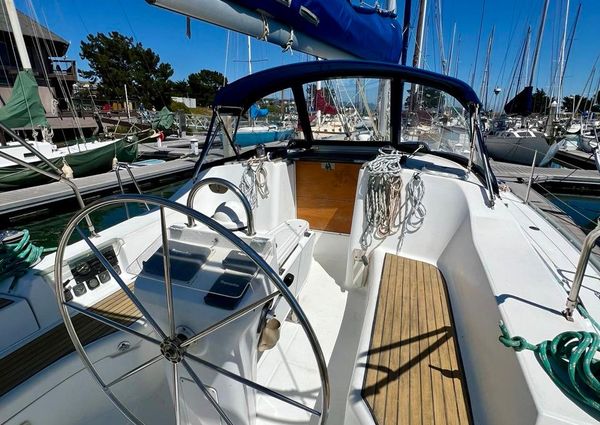 Beneteau Oceanis Clipper 393 image