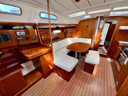 Beneteau Oceanis Clipper 393 image