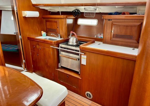 Beneteau Oceanis Clipper 393 image