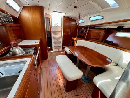 Beneteau Oceanis Clipper 393 image