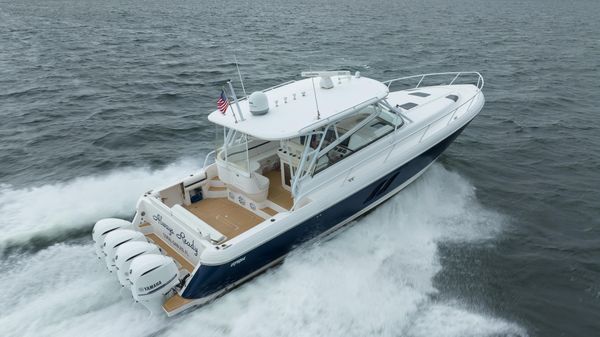 Intrepid 475 Sport Yacht