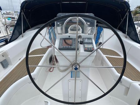 Beneteau Oceanis 423 image