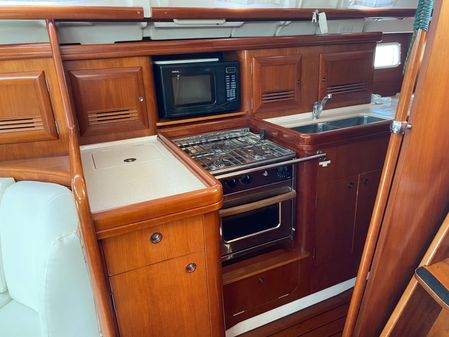 Beneteau Oceanis 423 image