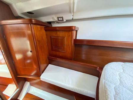 Beneteau Oceanis 423 image