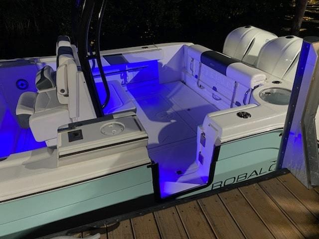 2020 Robalo 302