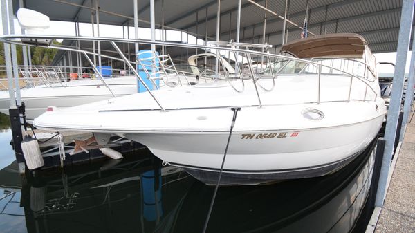 Cruisers Yachts 3075 Express