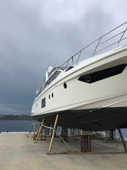 Azimut 66 image