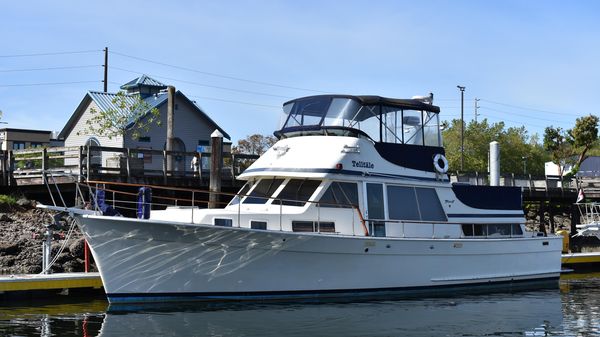 Tollycraft Cockpit Motor Yacht