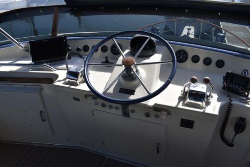 Tollycraft Cockpit Motor Yacht image