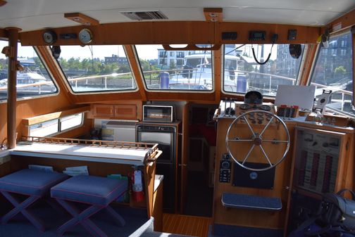 Tollycraft Cockpit Motor Yacht image