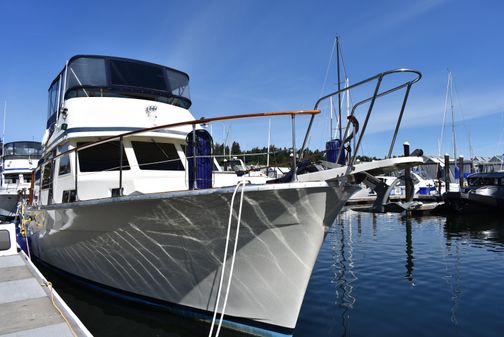 Tollycraft Cockpit Motor Yacht image