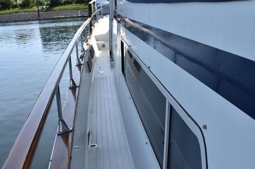 Tollycraft Cockpit Motor Yacht image