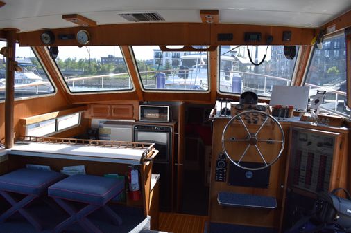 Tollycraft Cockpit Motor Yacht image