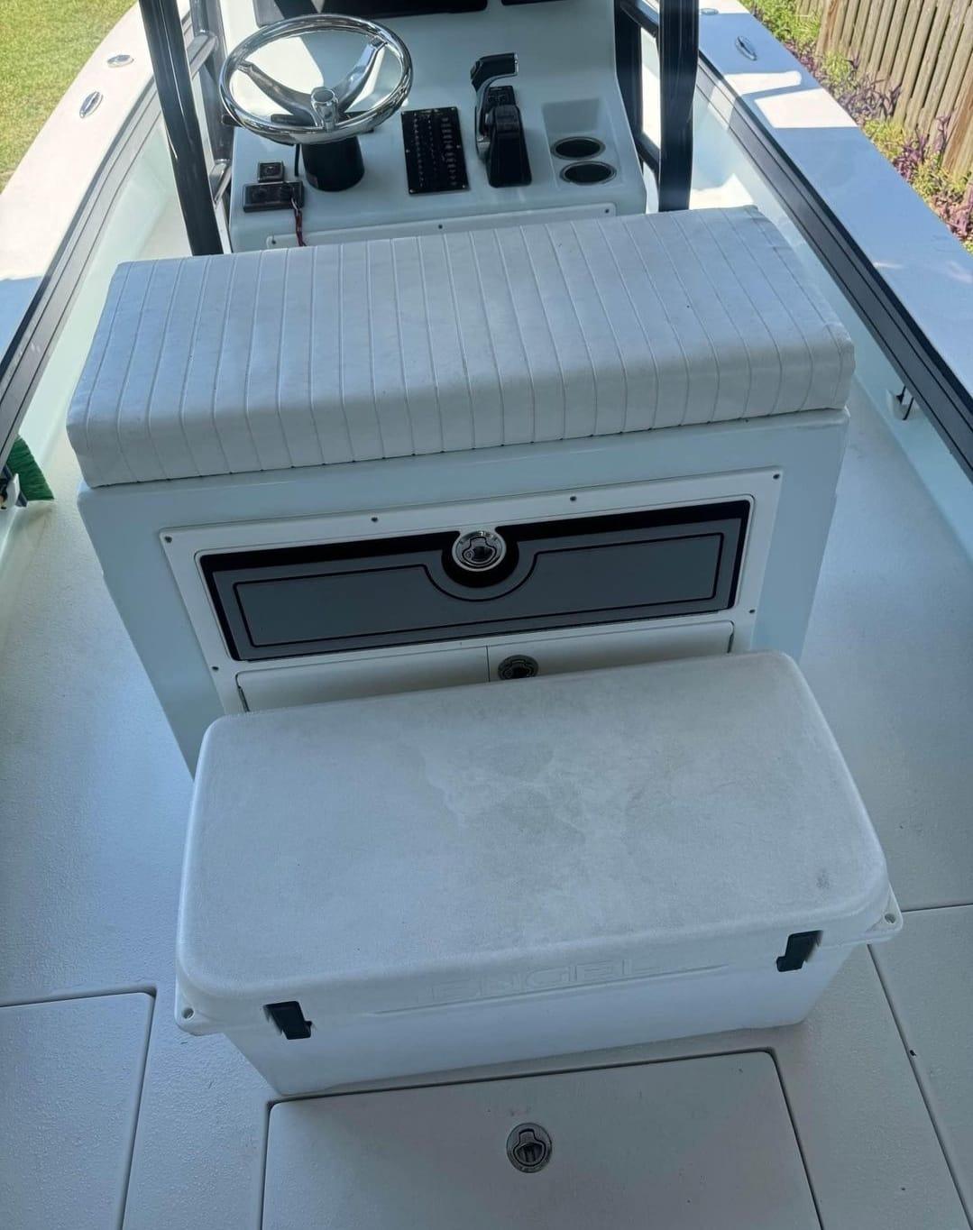 2019 Dorado 25 flat deck