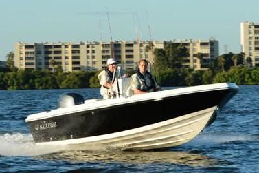 Sailfish 1900 BB Bay Boat - main image