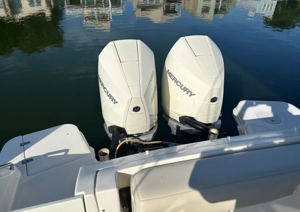 Boston Whaler 320 Vantage image