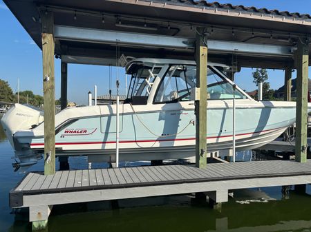 Boston Whaler 320 Vantage image