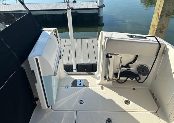 Boston Whaler 320 Vantage image