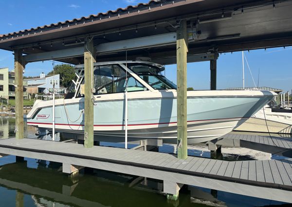 Boston Whaler 320 Vantage image